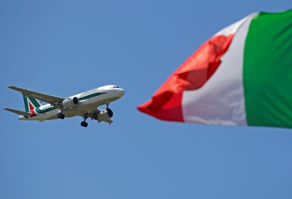 Alitalia recibe un subsidio adicional de 200 millones de euros para cubrir pérdidas