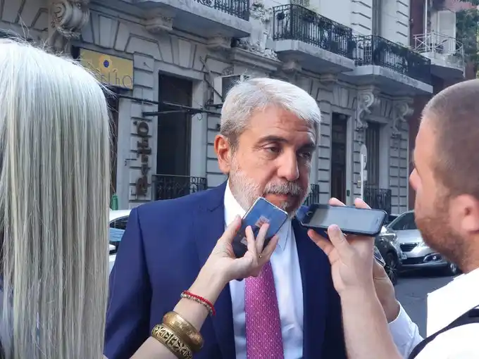 Sesiones 2020: Aníbal Fernández llamó a discutir el aborto y calificó de "mamarracho" a Macri