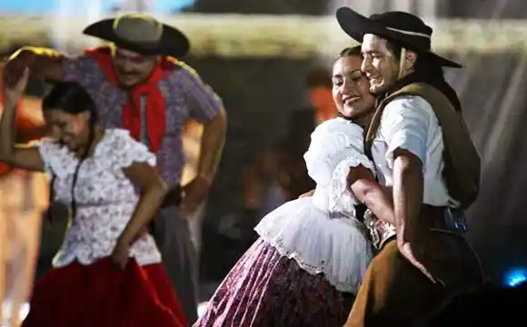 El folclore del país este fin de semana se traslada a Gualeguaychú