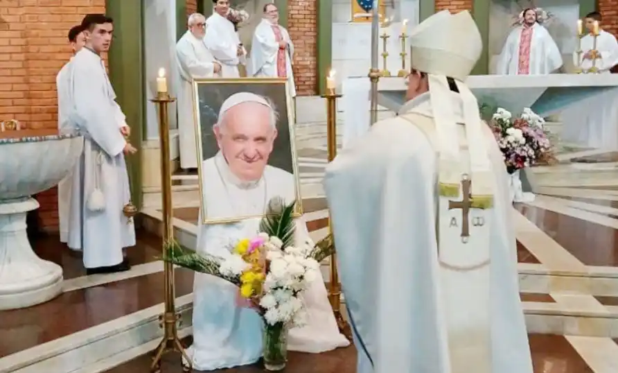 Francisco en el corazón del pueblo: la Iglesia argentina despide con gratitud al papa