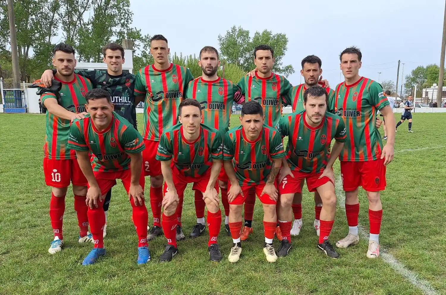 FOTO LIGA TANDILENSE DE FÚTBOL Una formación de Velense, que sigue en carrera.