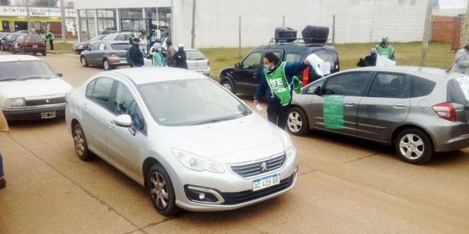 ATE Seccional Concordia  movilizada, con una  importante caravana