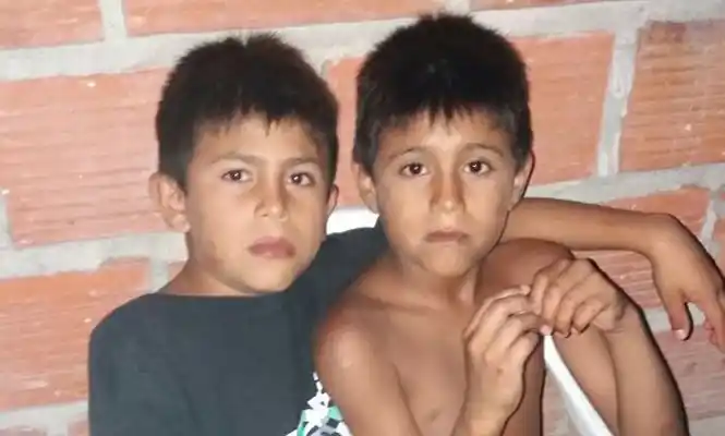 Los niños están al cuidado de un tío, en Derqui.