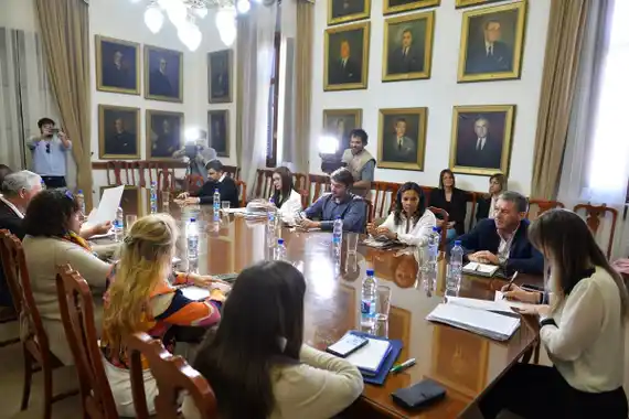 El Gobierno convocó a los gremios para el miércoles 27