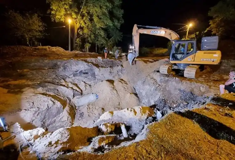 Finalizaron las reparaciones y retoman la distribución para restablecer el servicio de agua potable