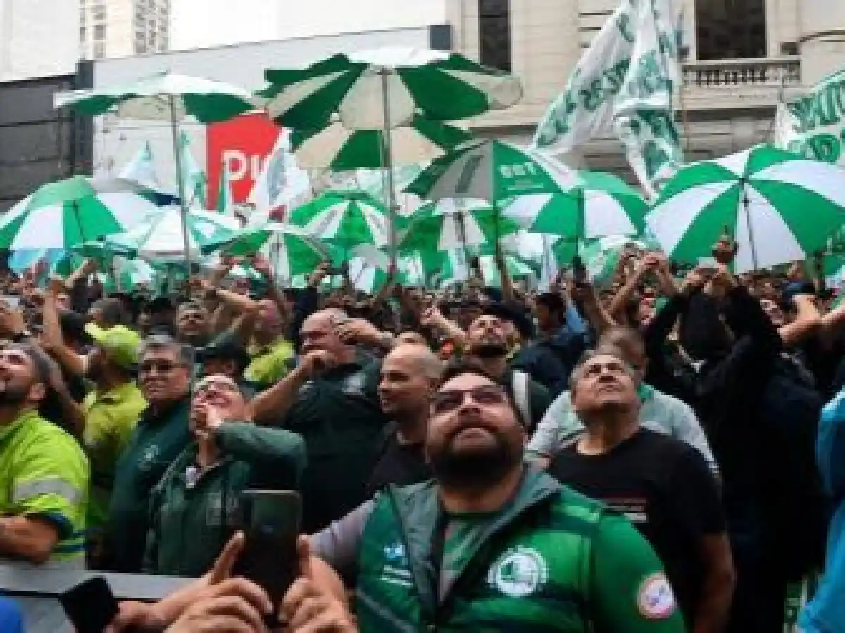 Fracasó la paritaria de camioneros y el lunes empieza un paro nacional