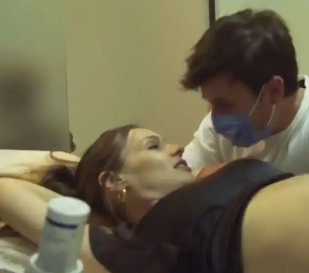 Polémica por las primeras imágenes del reality de Pampita: mirá el parto  