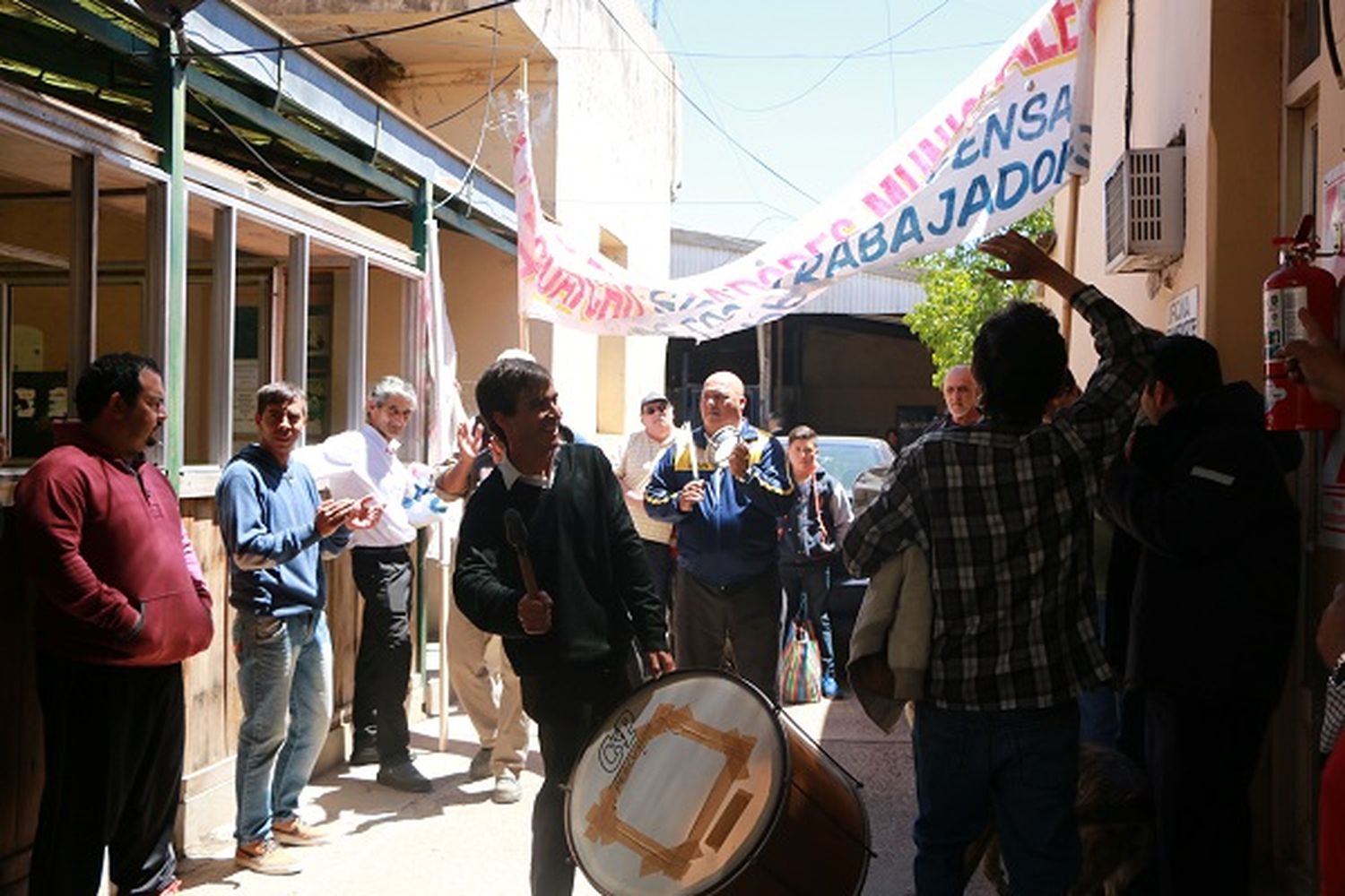 Los Municipales seguirán en asamblea y analizan el paro por tiempo indeterminado