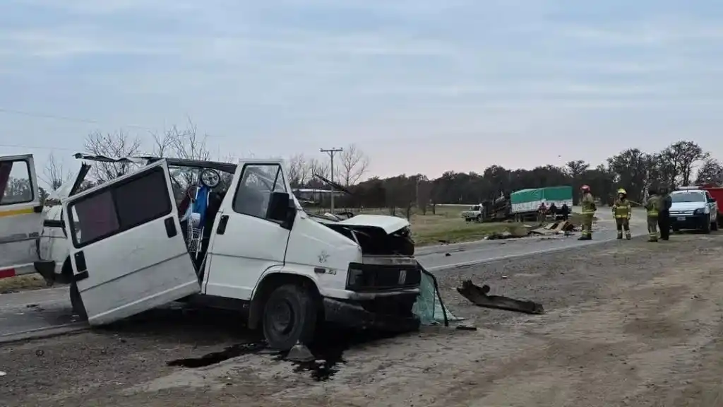 El accidente ocurrió cerca de la localidad de Ucacha. Fotografía: Agencia Noticias Argentinas / redes sociales