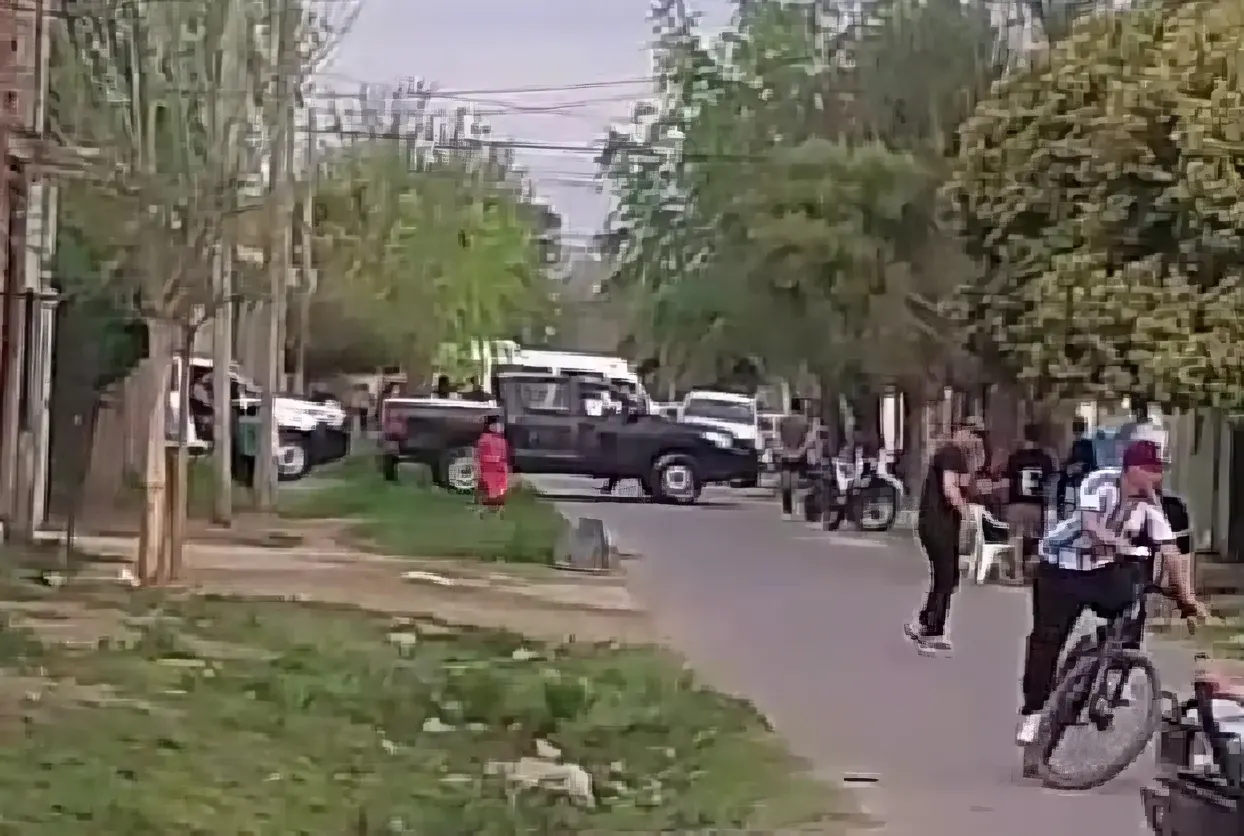 La zona de General Pueyrredón y Cruz Roja, tomada por la policía.
