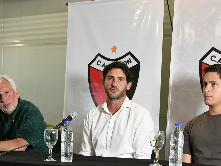 José Alonso, Diego Colotto y Ezequiel Medrán, los responsables del proceso futbolístico de Colón en este 2026  . Foto: El Litoral