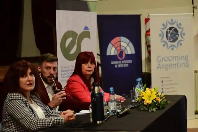 Se desarrolló en Paraná una jornada interdisciplinaria sobre grooming
