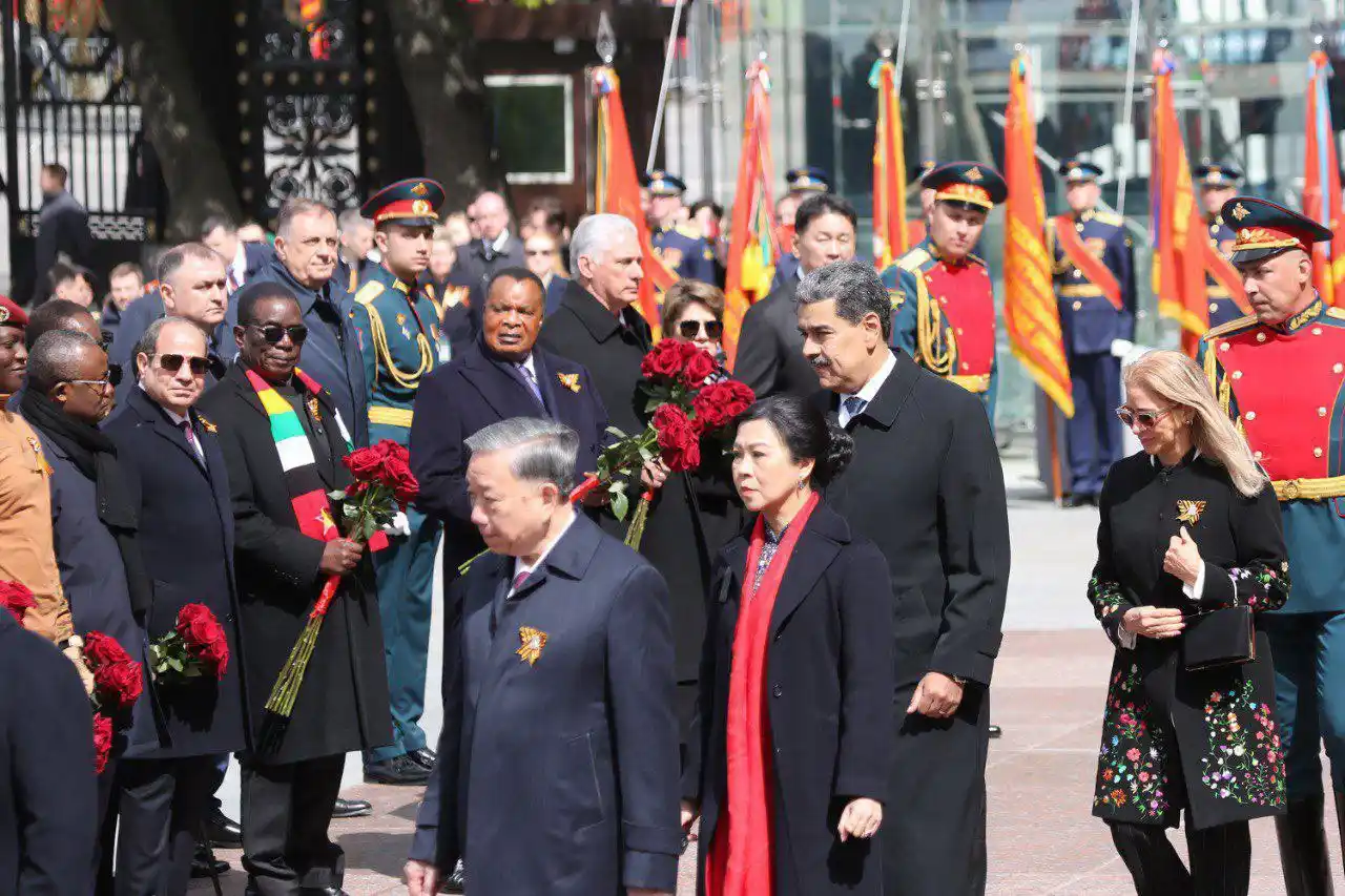 Nicolás Maduro participó en desfile por el Día de la Victoria en Rusia