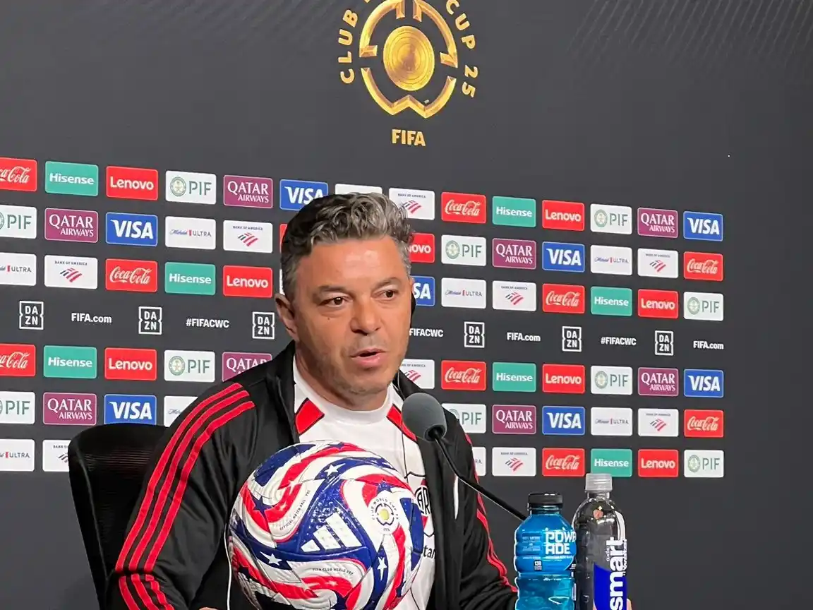 Gallardo entre la alegría por el triunfo en el debut y la preocupación por las molestias de Driussi y Enzo Pérez