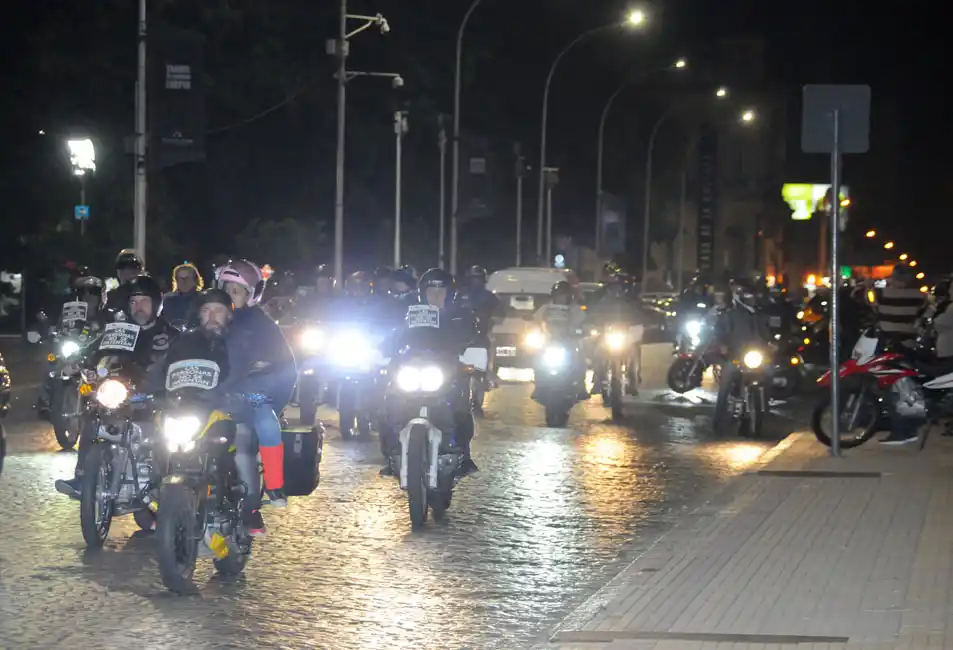 Ley Provincial: Los municipios podrán determinar el uso del chaleco y el casco patentado. 