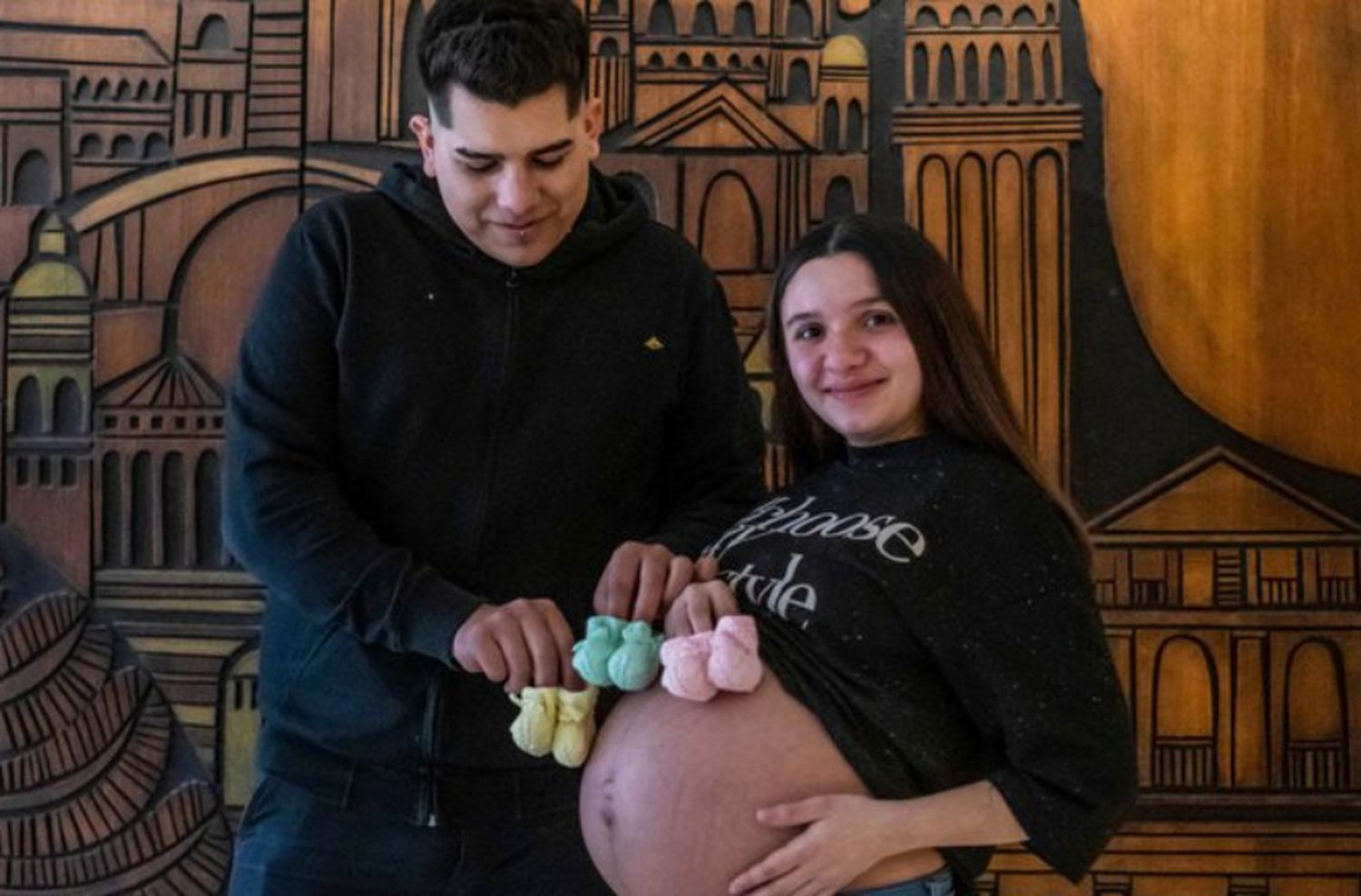Un caso entre 200 millones: una pareja marplatense tendrá trigemelas idénticas