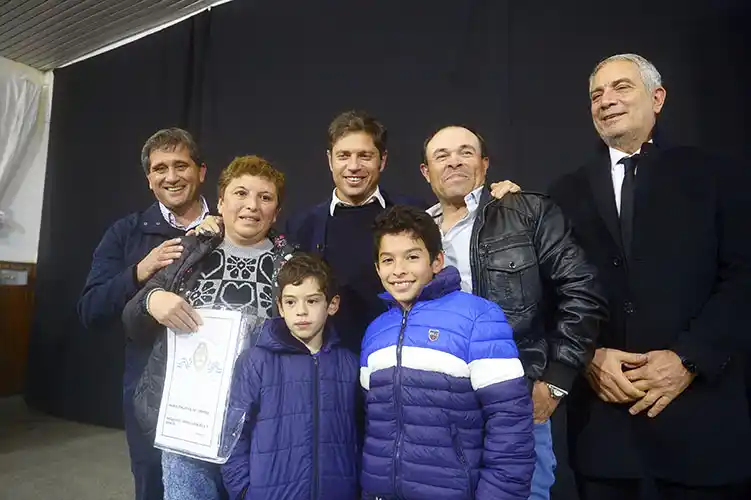 Kicillof participó en Lobería de la entrega de 127 escrituras
