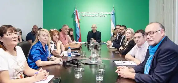 El gobierno presentó una nueva propuesta a estatales y fecha de pago de aguinaldo