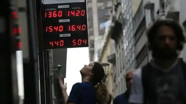 En efectivo, sólo se podrán comprar hasta 500 dólares