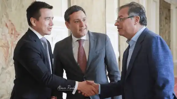 Petro negocia recibir a 1.500 presos colombianos que hay en Ecuador