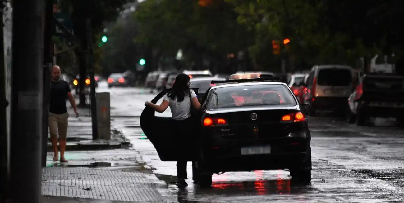 Los taxis continuarán conectados a la central 911.