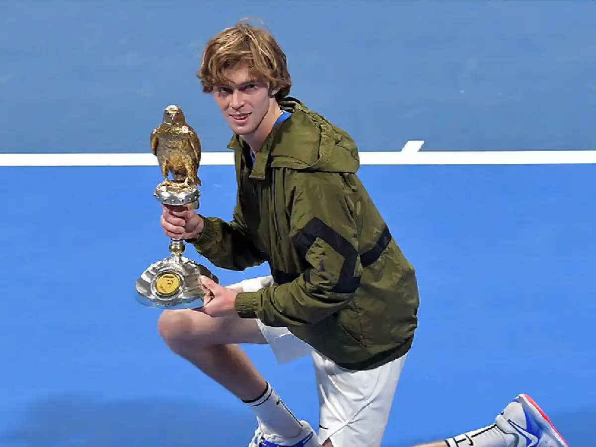 El ruso Rublev festejó en Doha