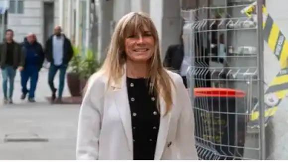 Esposa de Pedro Sánchez comparece en tribunales: «Devuelve lo robado», le gritaban desde la calle