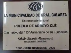 General Galarza saluda al pueblo de Arroyo Clé