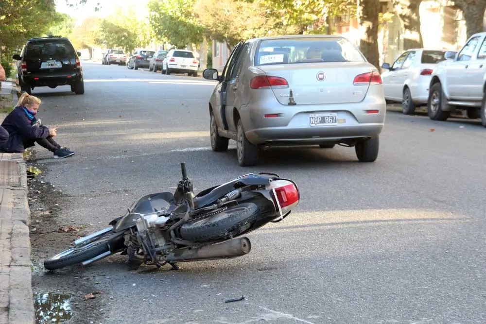 Motociclista sufrió heridas de gravedad, tras un accidente
