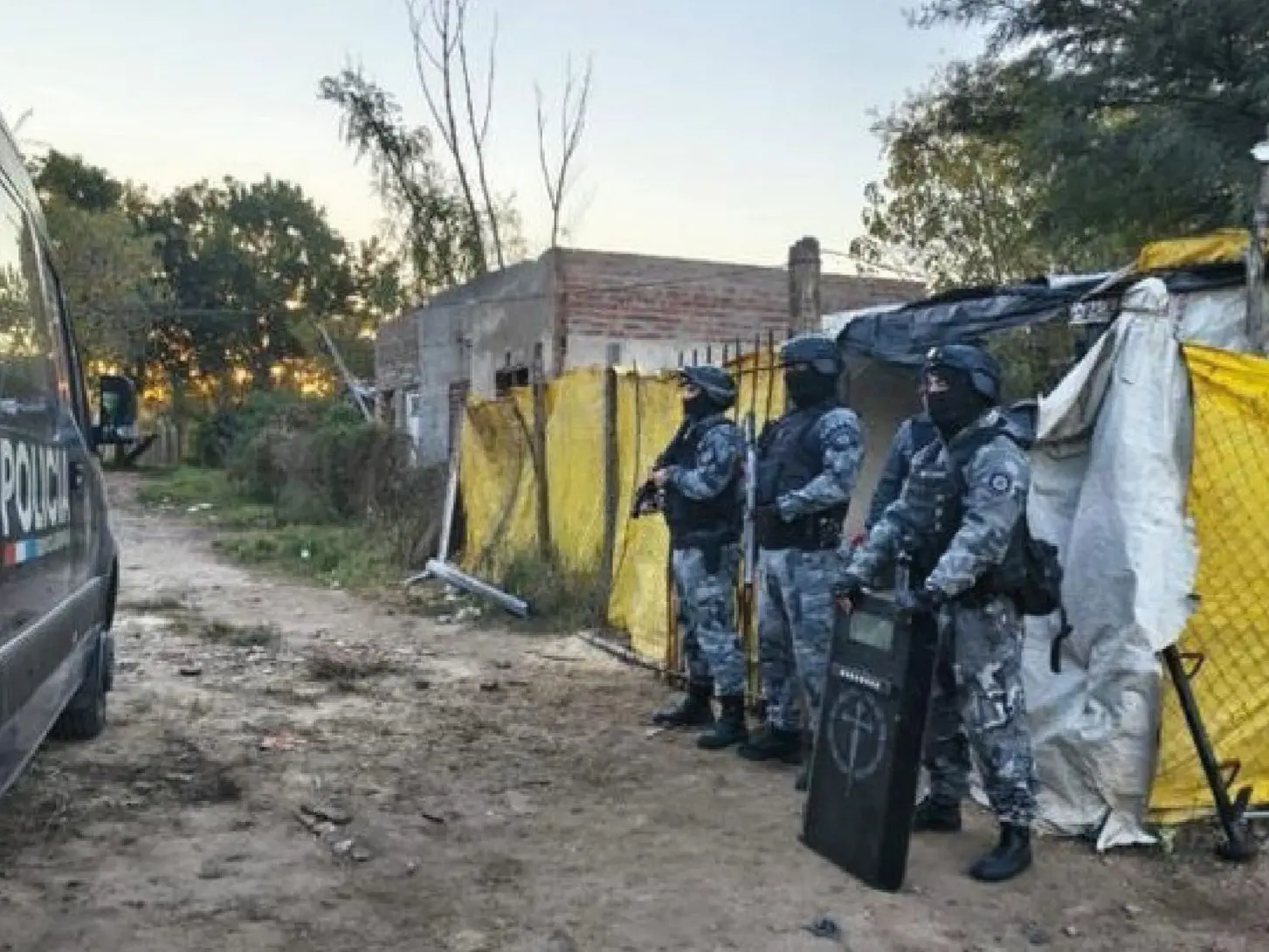 Detuvieron a diez personas en una serie de allanamientos por tráfico de drogas en Santa Fe