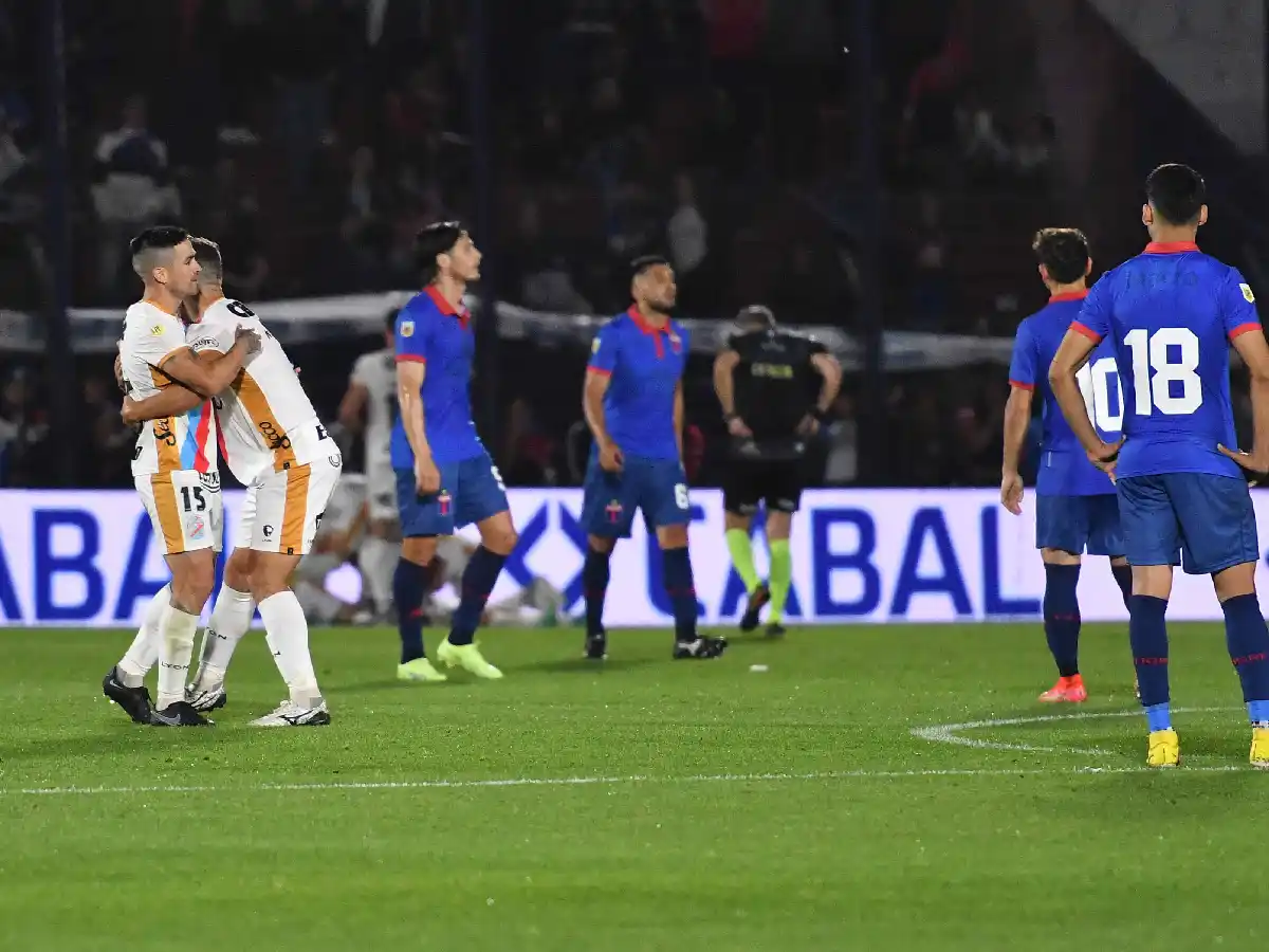 Tigre tenía preparada una fiesta, pero celebró Arsenal