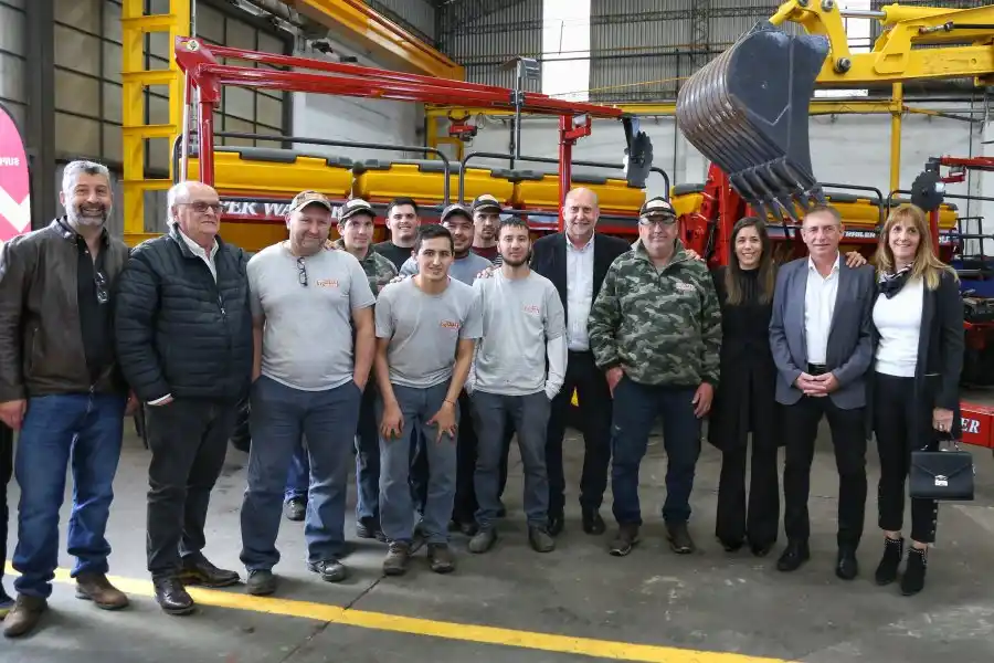 Perotti junto a De Mendiguren en Las Parejas