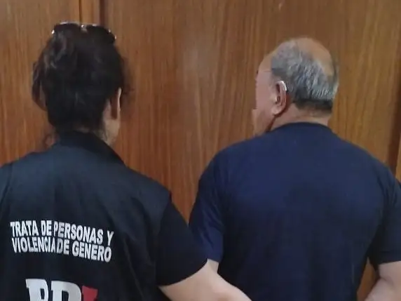 El indicado, identificado como Miguel A. K., fue detenido durante un allanamiento. Foto: PDI