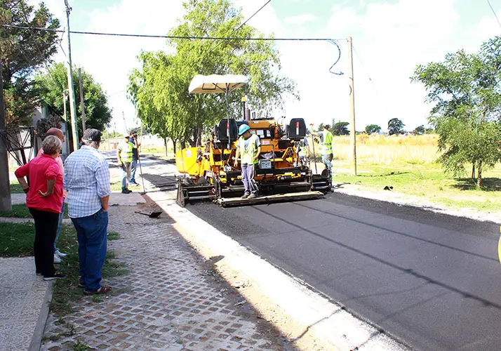 Repavimentación en el barrio Los Tilos
