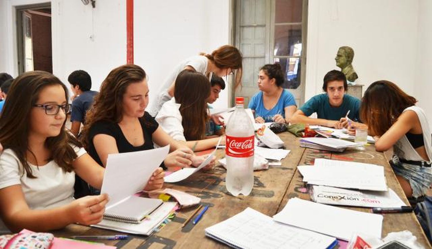Clases de apoyo gratis para alumnos primarios y secundarios en la UCR