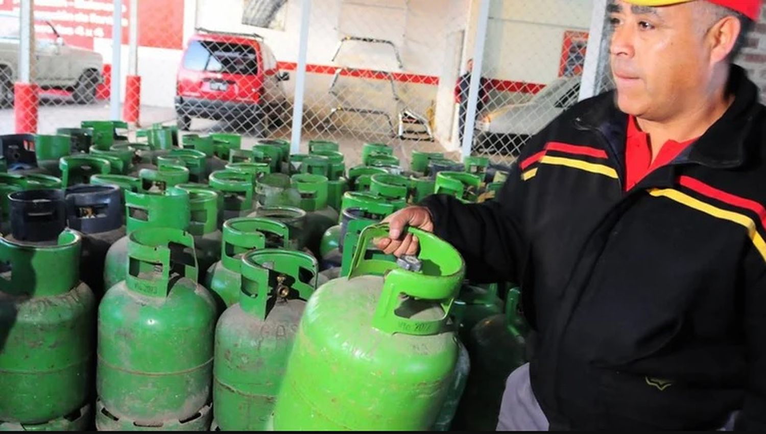 Los camiones no alcanzan a completar la distribución en la zona norte del país por la escacez de gasoil.