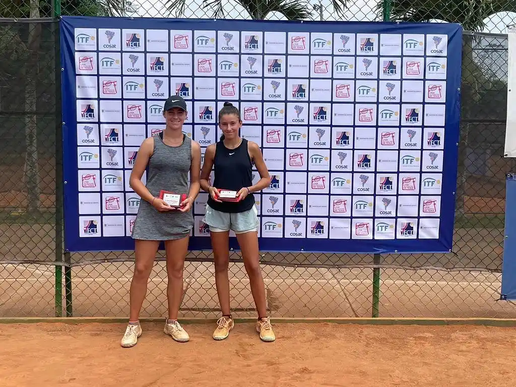 Grassi y Andreola, en la premiación.