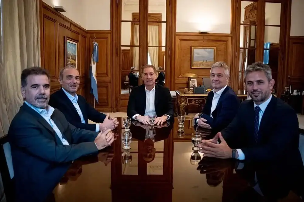El encuentro se concretó tras un diálogo directo entre Mauricio Macri y Karina Milei.