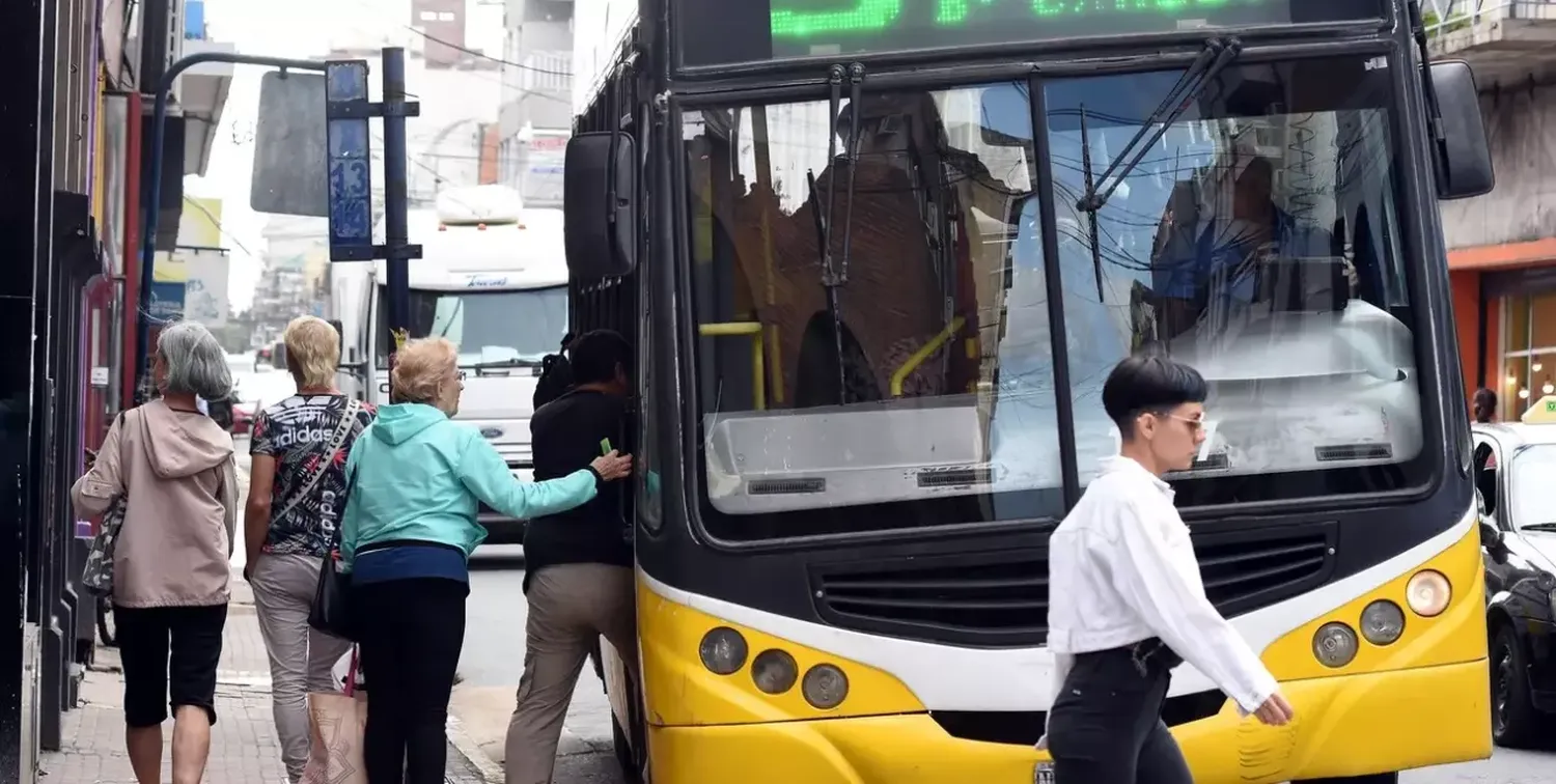 Colectivos: UTA ratificó el paro del martes ante el fracaso de la paritaria del interior