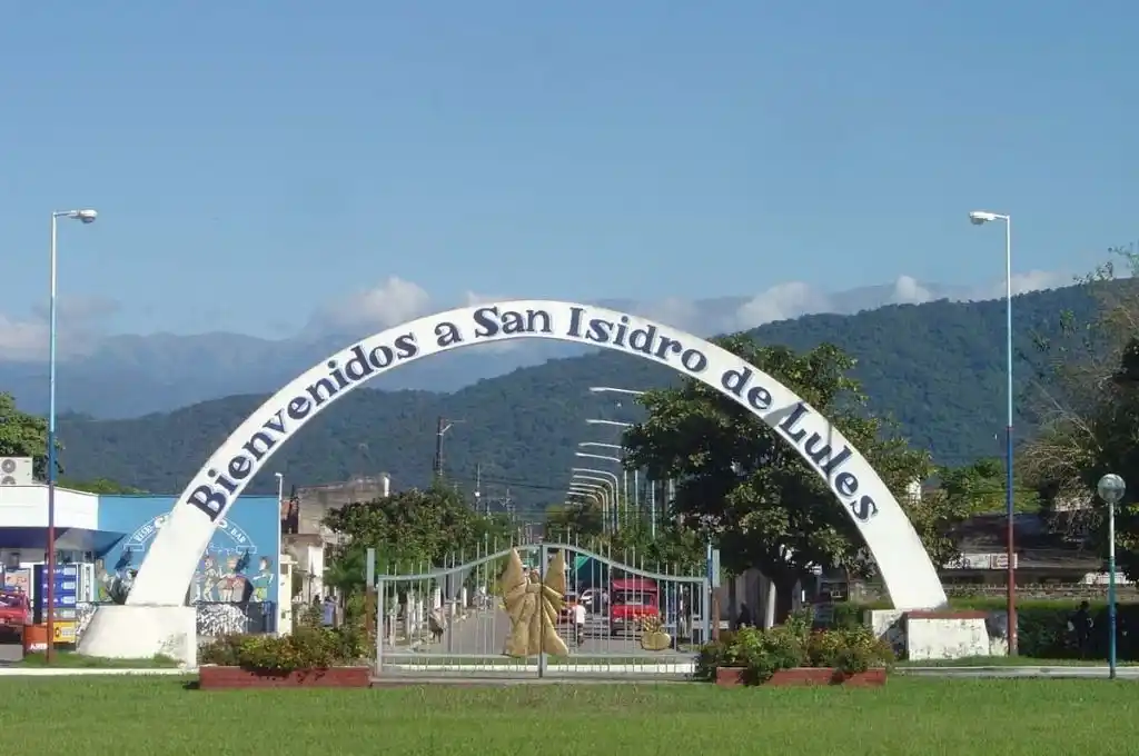 Tucumán: suspenden a funcionarios por jugar al pádel