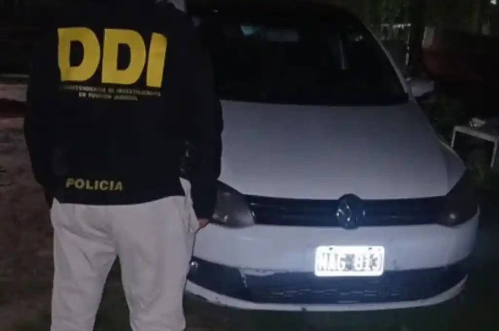 Se secuestró el vehículo Volkswagen Fox en el que se trasladó Sotacuro el día de la desaparición de las chicas.
