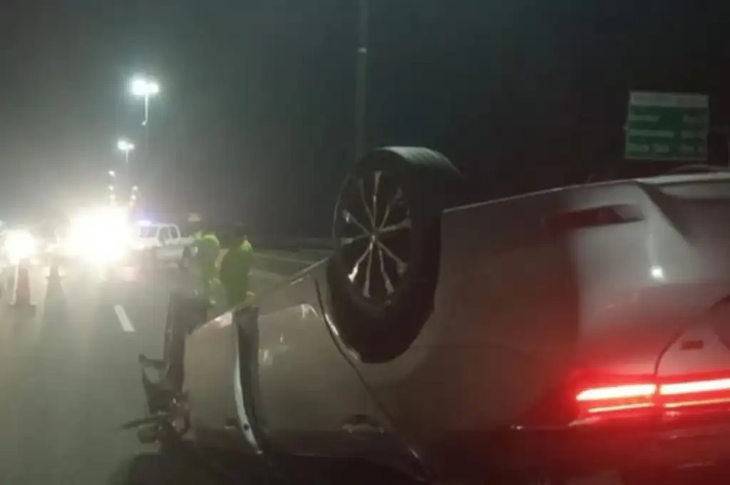 El hombre fue multado y se le retiró la licencia de conducir.