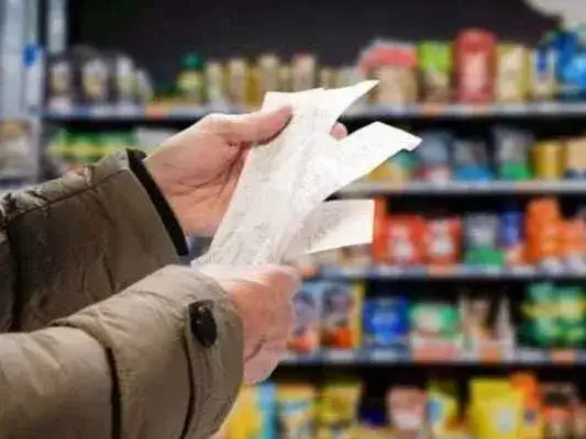 La confianza del consumidor volvió a caer en julio