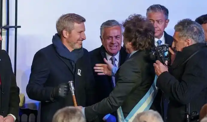 Rogelio Frigerio firmó el Pacto de Mayo: “Es momento de mirar para adelante”