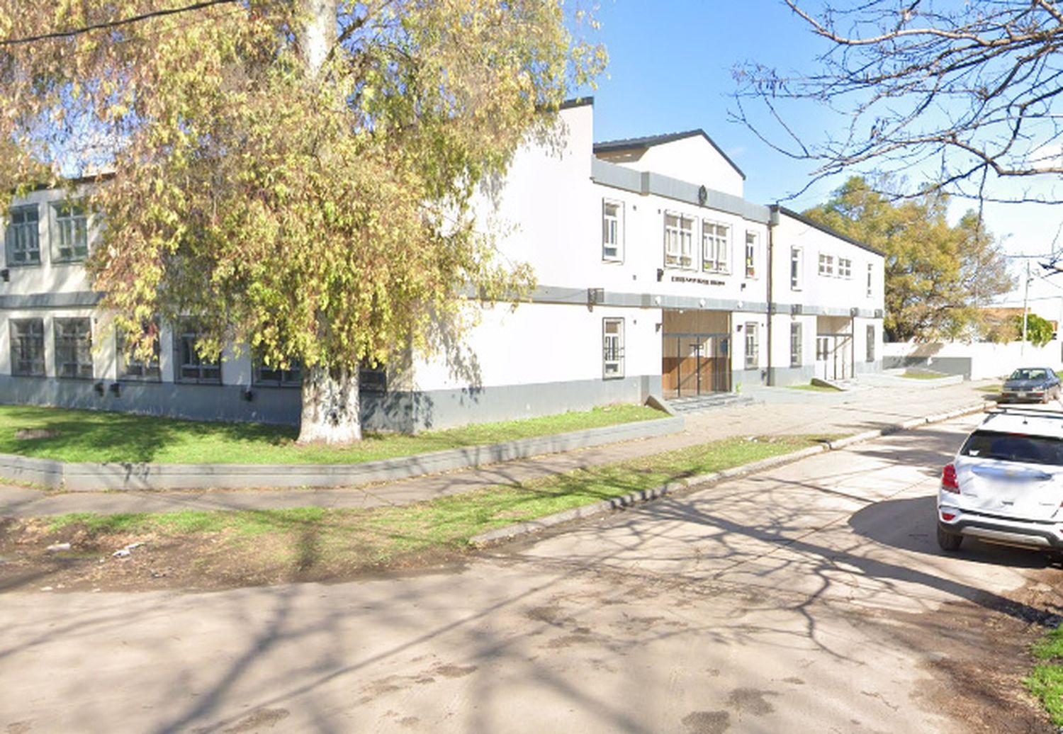 Escobar: Consejo Escolar advirtió por olor a gas en dos escuelas, las evacuaron y detectaron pérdidas en una casa vecina