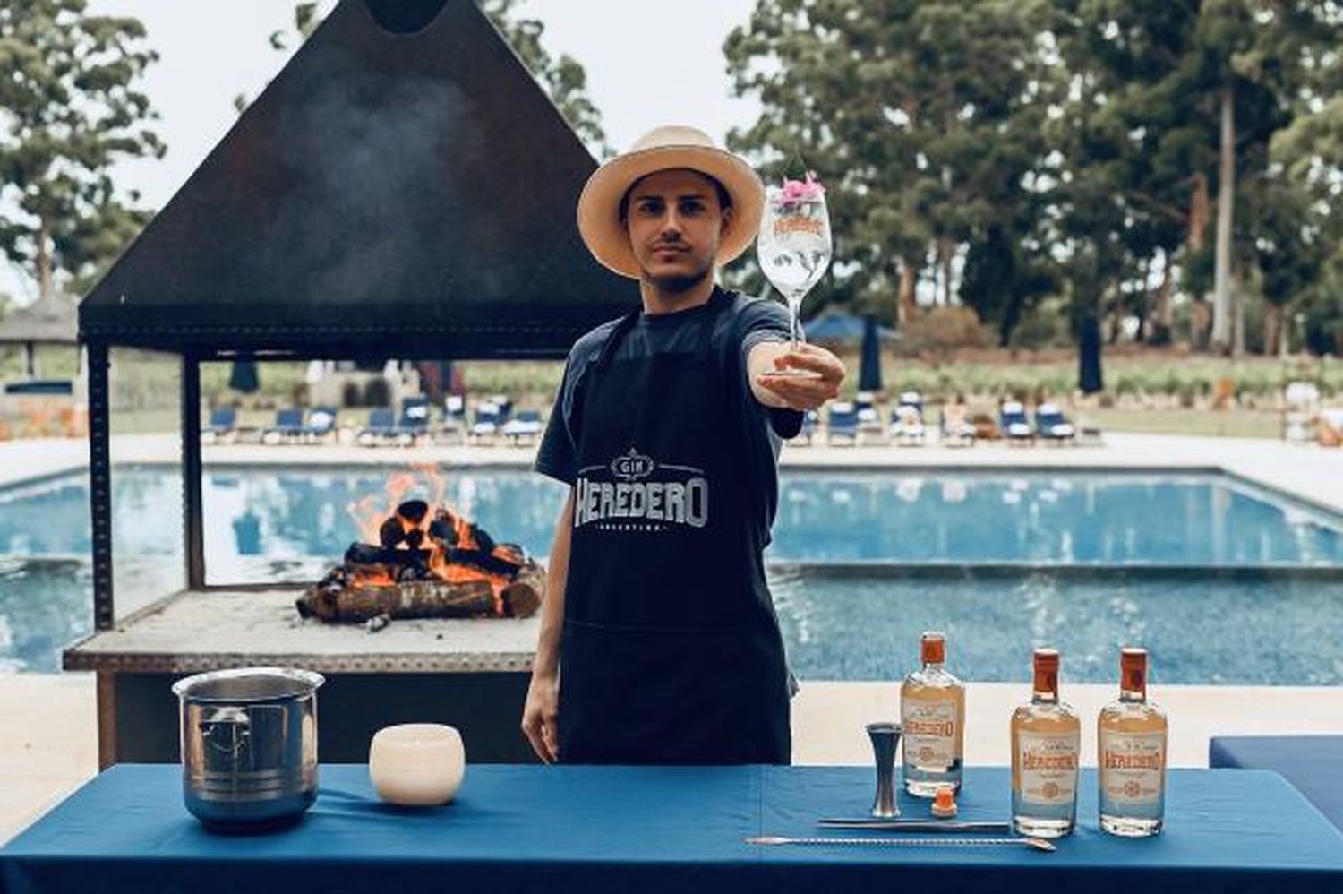 Gin Heredero, un gin de único de piel de mandarina y de origen entrerriano.
