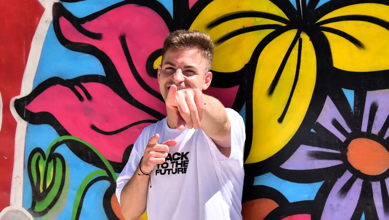 Santiago no descarta una carrera como panelista, esos expertos en el arte de opinar.