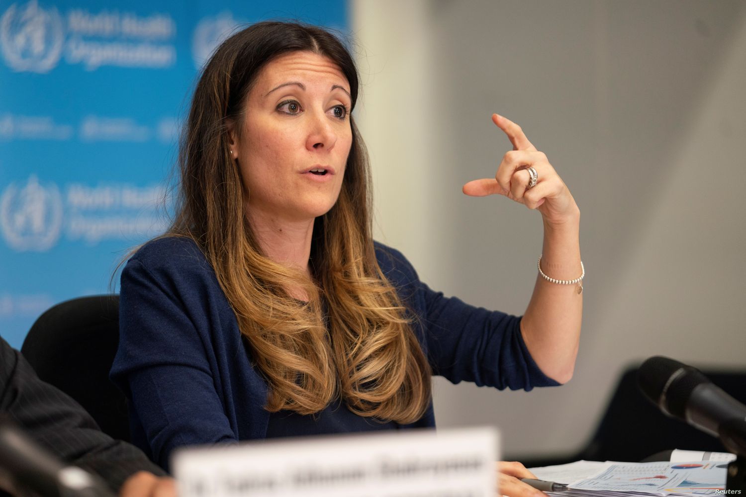 Funcionaria de la OMS se retracta sobre supuesta incapacidad de asintomáticos para contagiar a otros