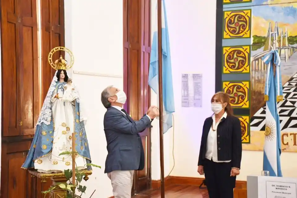 Acto por el 210º Aniversario de la Revolución de Mayo