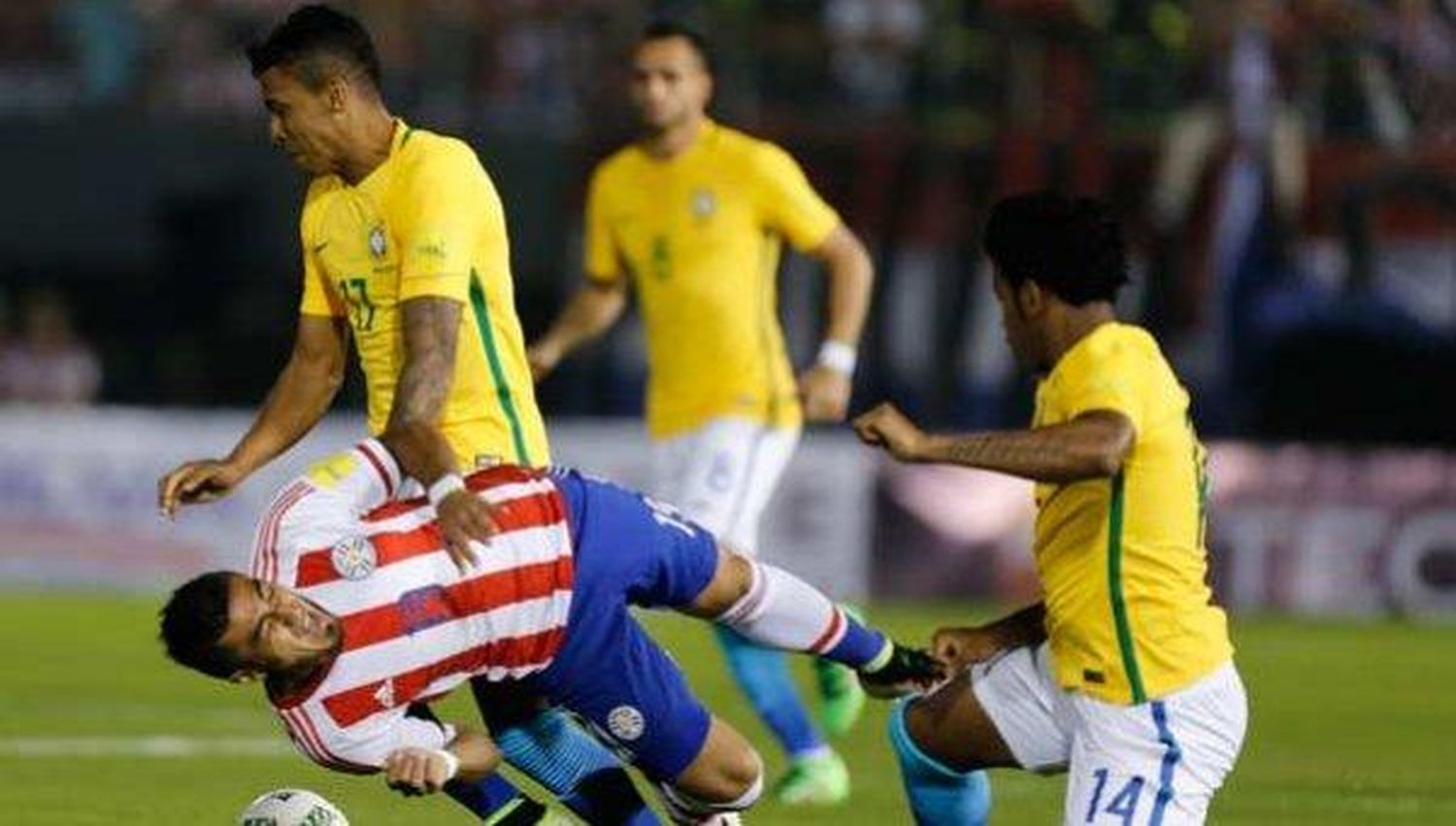 Brasil reaccionó en el peor momento y se lo empató al Paraguay de Ramón